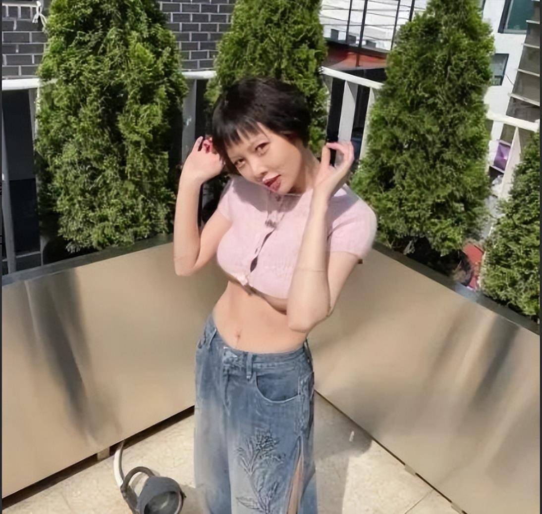 jennie韩国女穿搭,韩国女星jennie穿搭