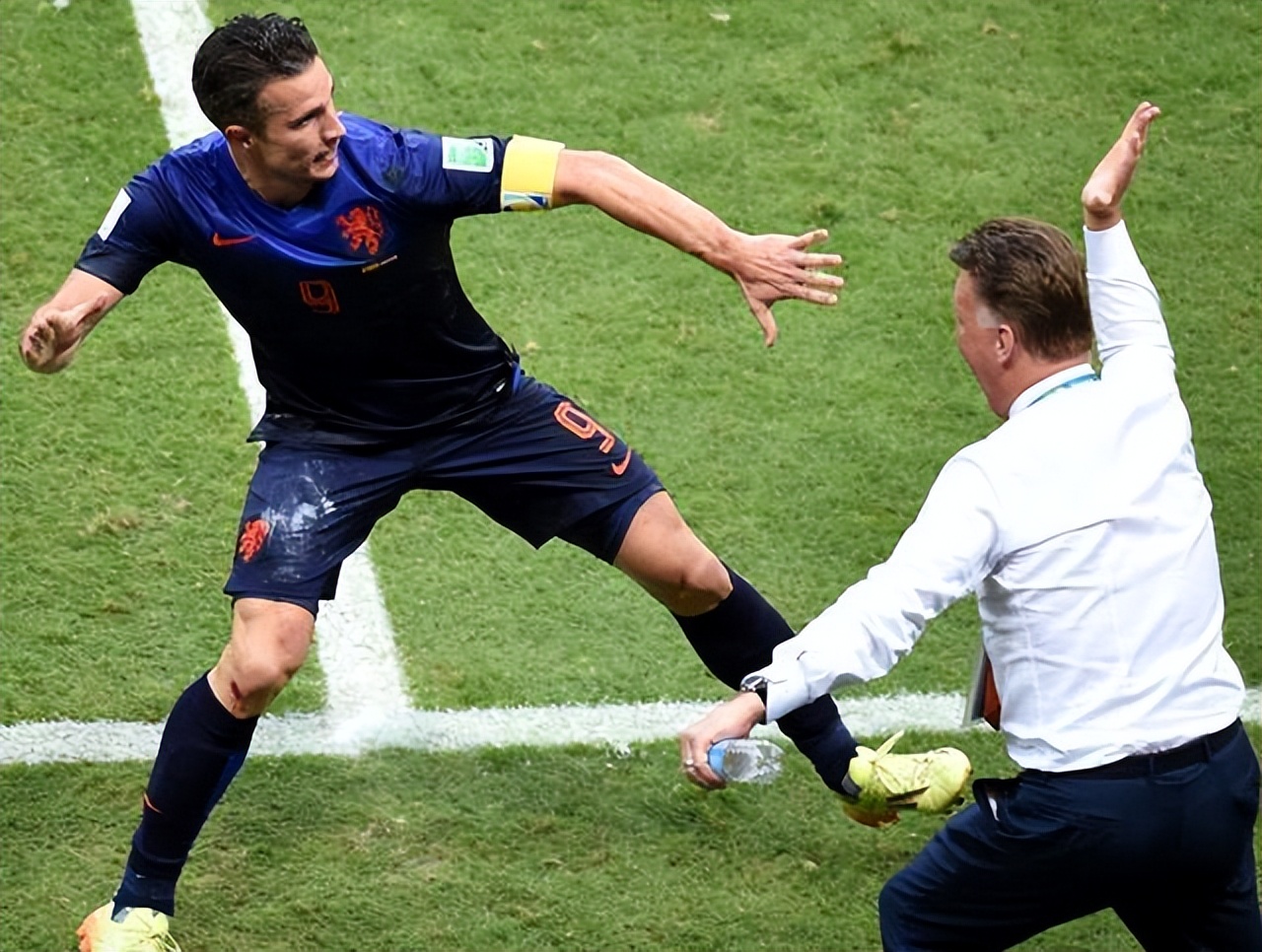 梅西挑衅范加尔里克尔梅,梅西挑衅范加尔大耳朵原音