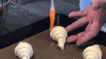 做羊角面包的方法不需要烤箱,羊角面包怎么酥脆