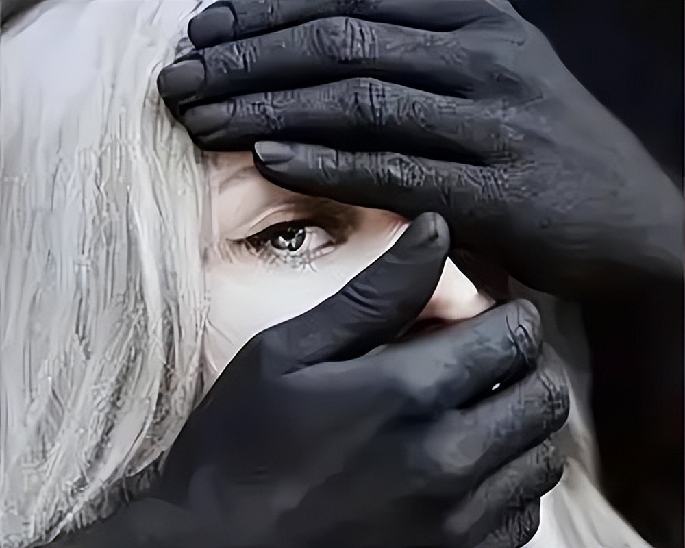 黄婷婷仅被查出9万财产,黄婷婷解约赔付违约金