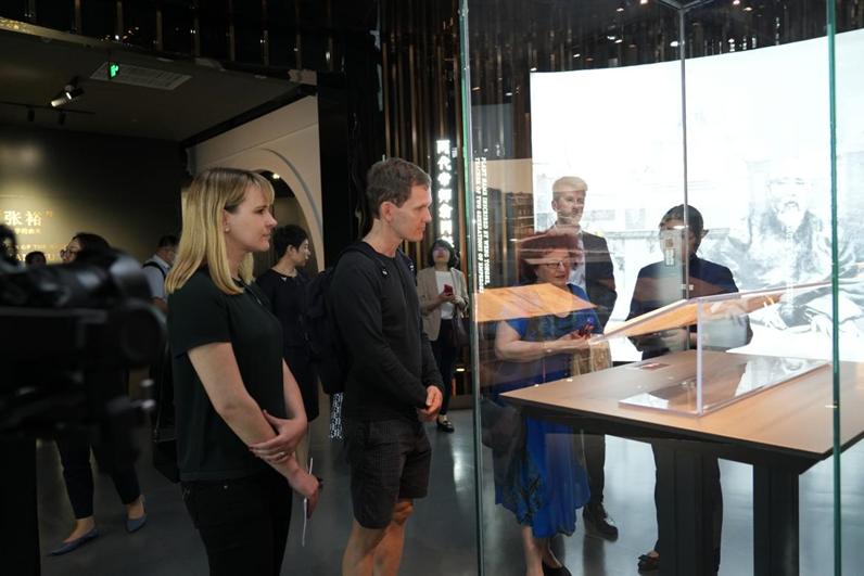 中国酒文化张裕葡萄酒,张裕茅台干红葡萄酒