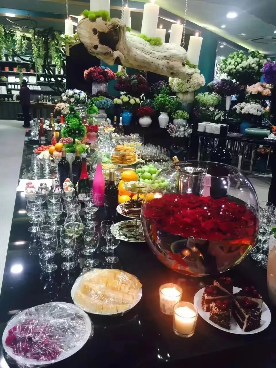 花与茶联合经营——这家500平方米的大花店,做出了一年超千万元营业额