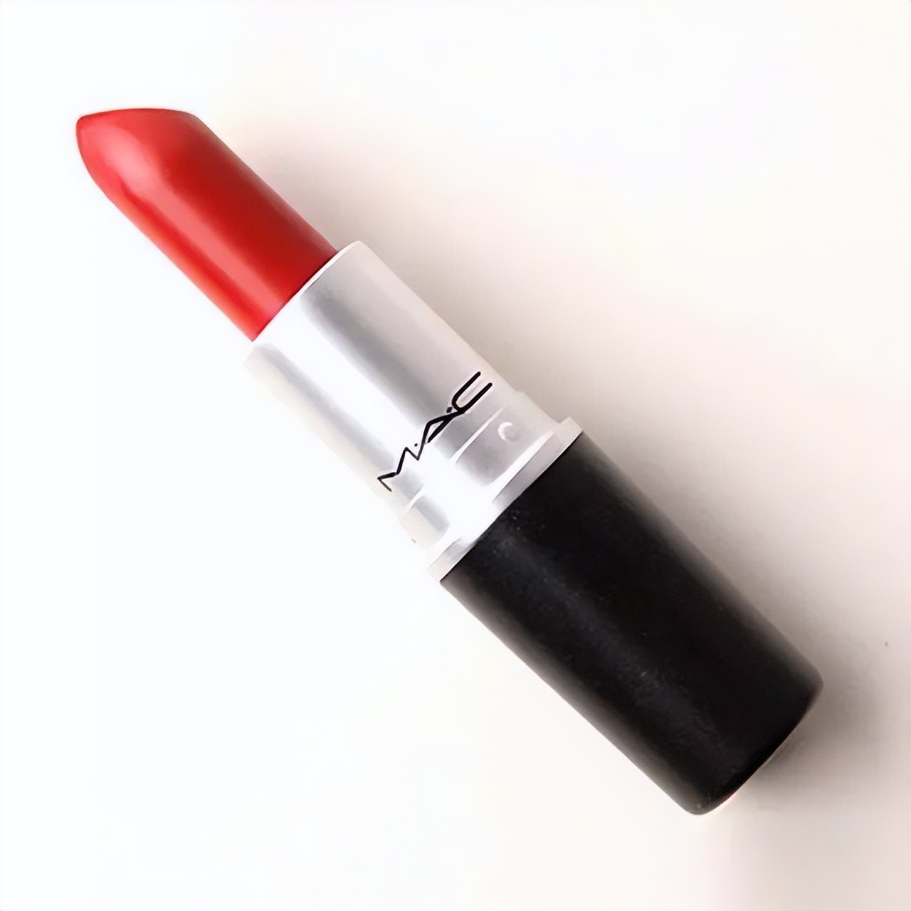 超好用的三支最显气色的口红试色,什么色号的口红最显白平价