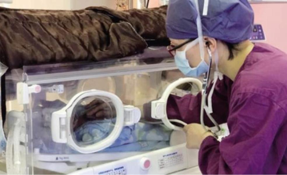 拇指姑娘出生时只有10公分,拇指姑娘出生时仅280克长大