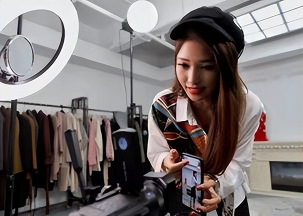 揭秘抖音网红真的月入百万吗,打造网红月入百万