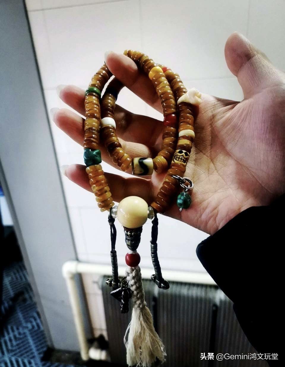 文玩手串太大了怎么办,文玩手串上的松紧绳怎么弄