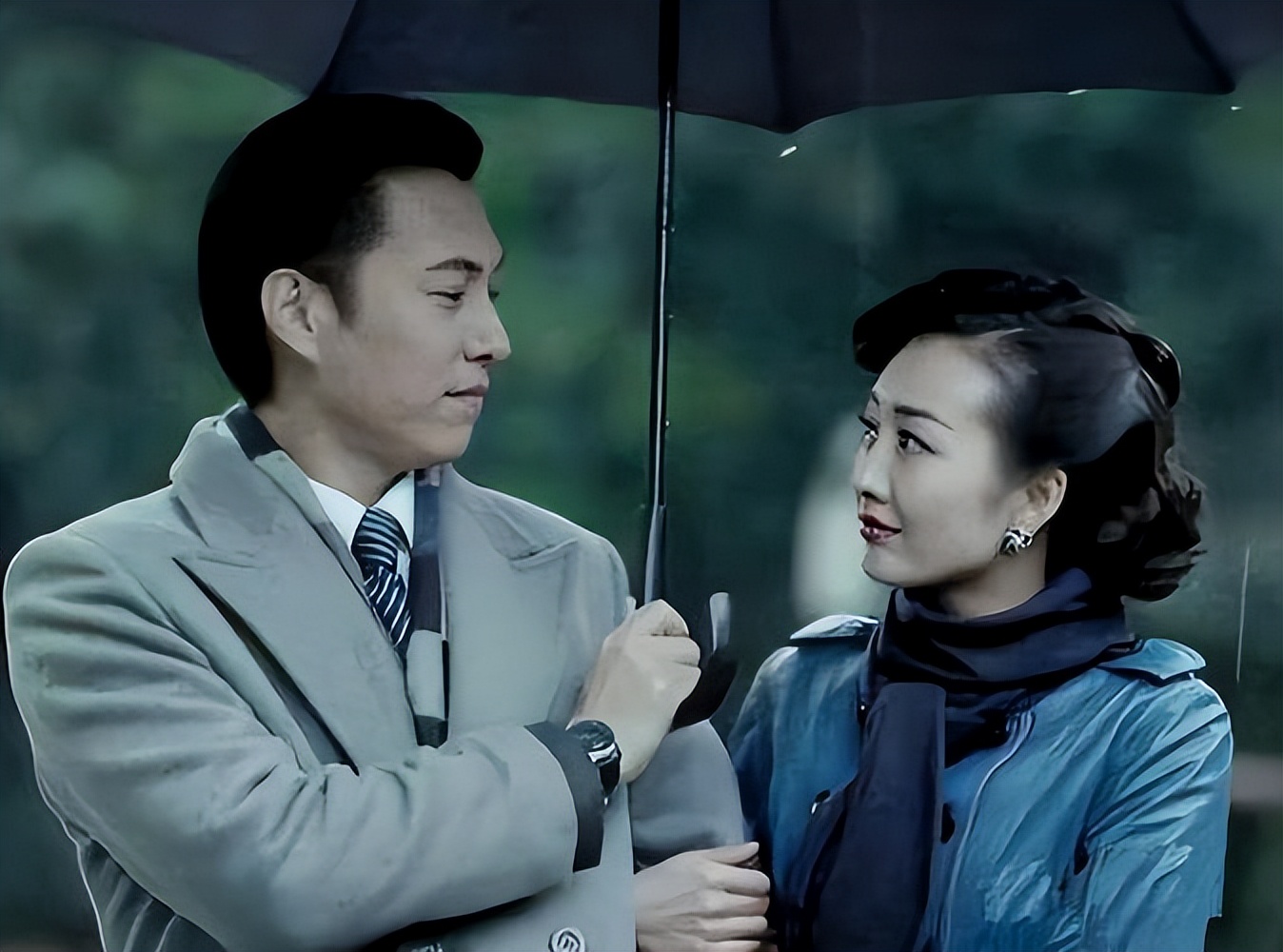 伪装者27明楼和汪曼春,汪曼春爱明楼为什么又陷害明楼