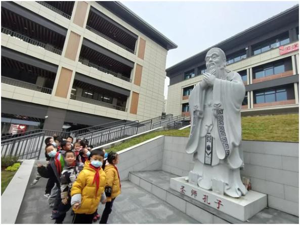 校园那么美带你去看看——眉山天府一中开展校园小导游选拔活动