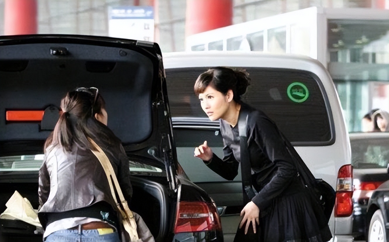 冯小刚恋上女主播,知名女主持与冯小刚