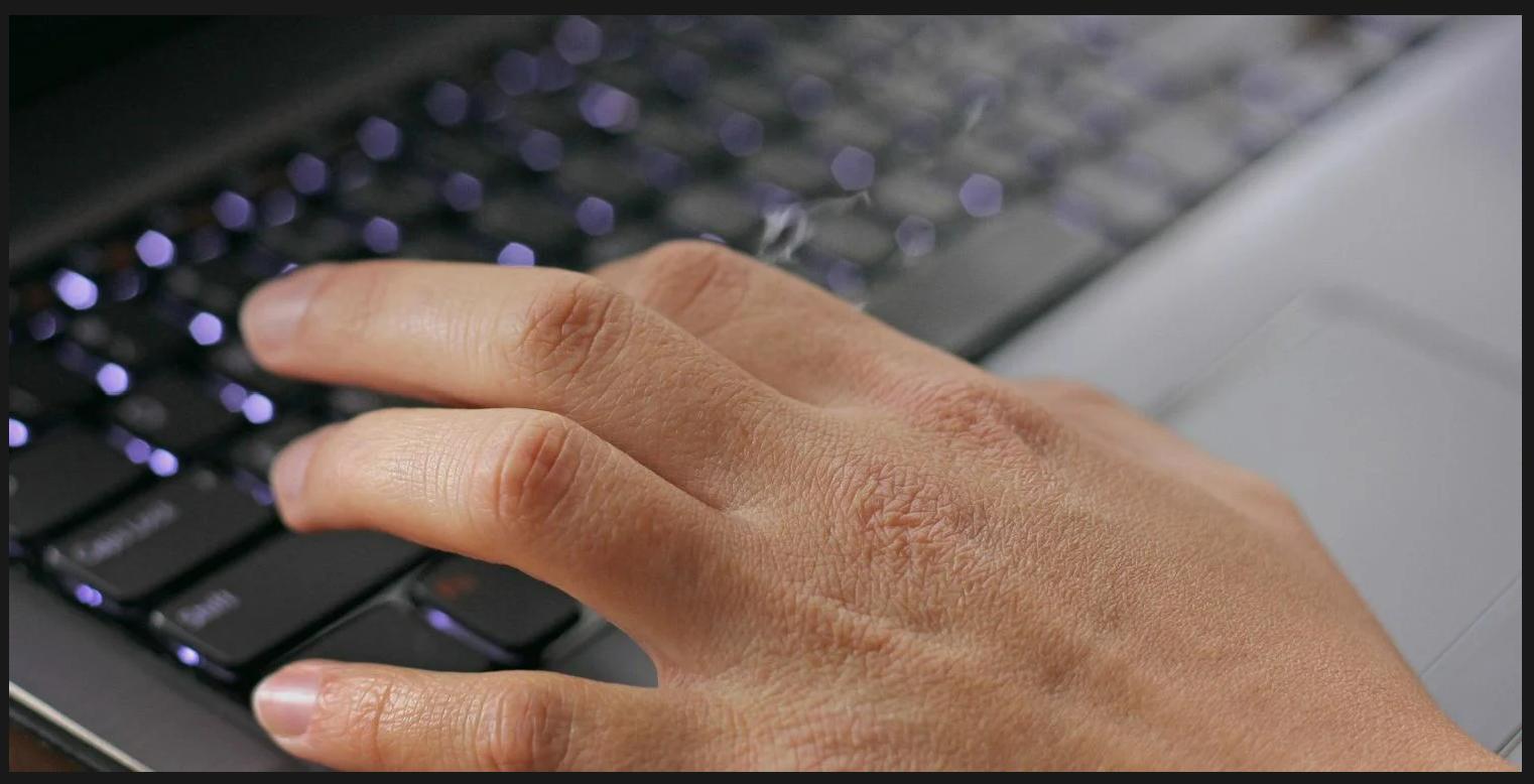 windows11屏幕横过来怎么办,win11找到自动翻转屏幕设置