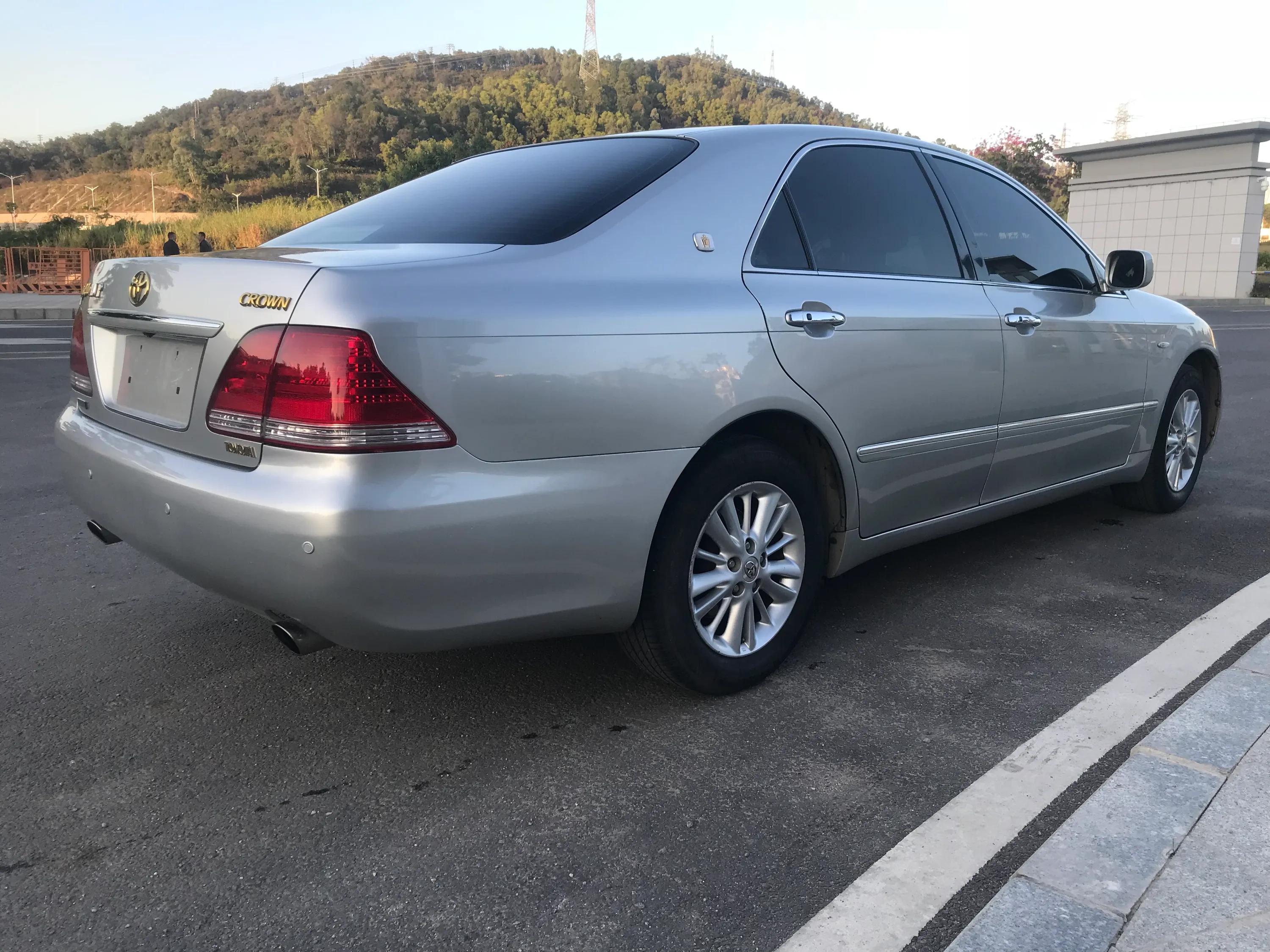 12代丰田皇冠3.0音响品牌,12代丰田皇冠车内按键详解