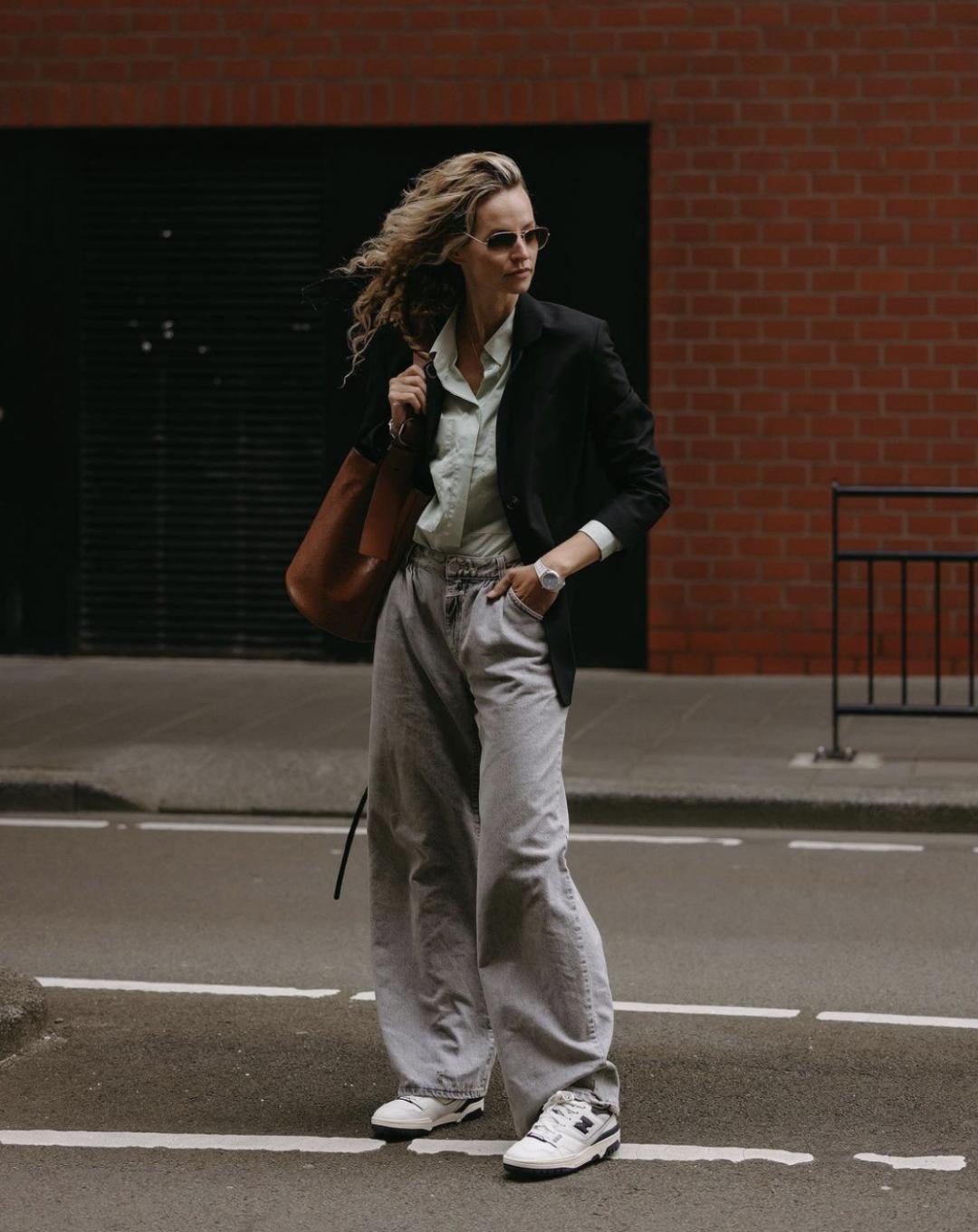 最近Bella让这双复古球鞋重新火起来了！火到一鞋难求