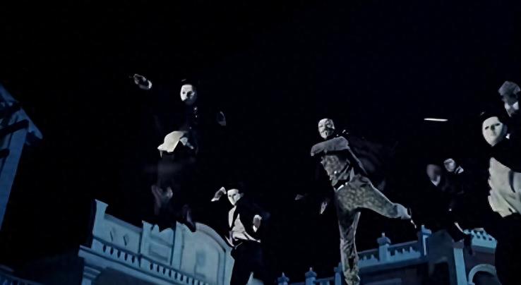 胸罩*点露**,花式泳衣,这些辣眼睛的操作,导演肚子里没一点墨水吗