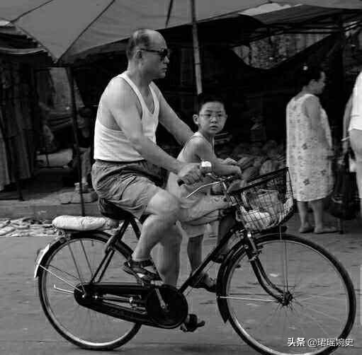 90年代凤凰自行车价格300元,70年代一台凤凰牌自行车