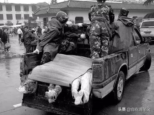 汶川地震15个感人瞬间,汶川地震14周年催人泪目的瞬间