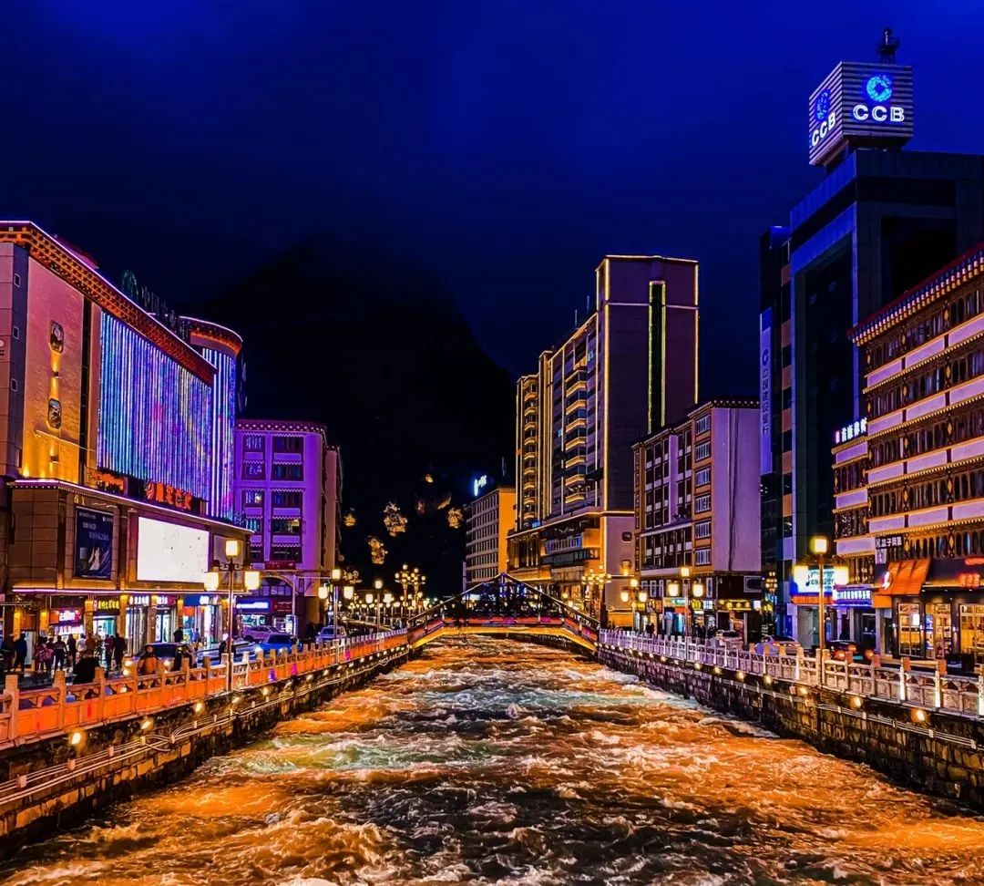 火出了圈,甘孜文旅局长化身侠客火出圈