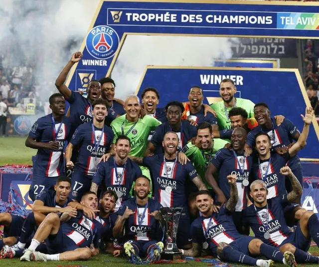 拜仁四连胜一骑绝尘领跑德甲,五大联赛回归伯恩利