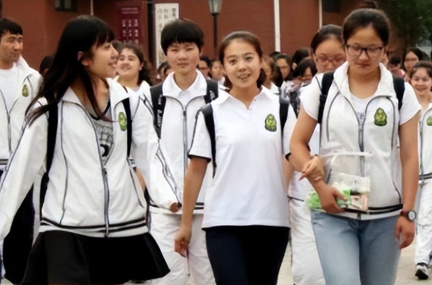 男生标准身高表9-15岁00后,广东男生1-18标准身高表