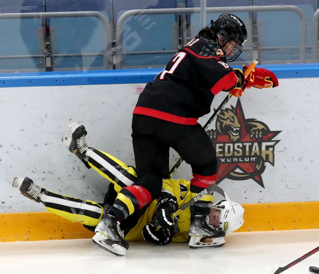 WHL|深圳万科阳光5比1吹散龙卷风，赵启男取得下半赛季第一分