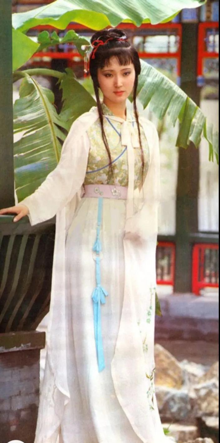 女怕摸腰的老话,女怕摸中男怕摸头什么意思