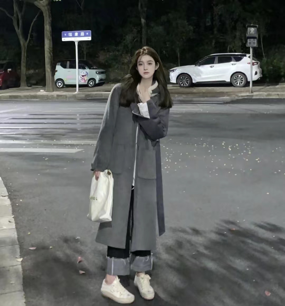 中款深灰色大衣怎么搭配好看,maxmaralabbro灰色大衣