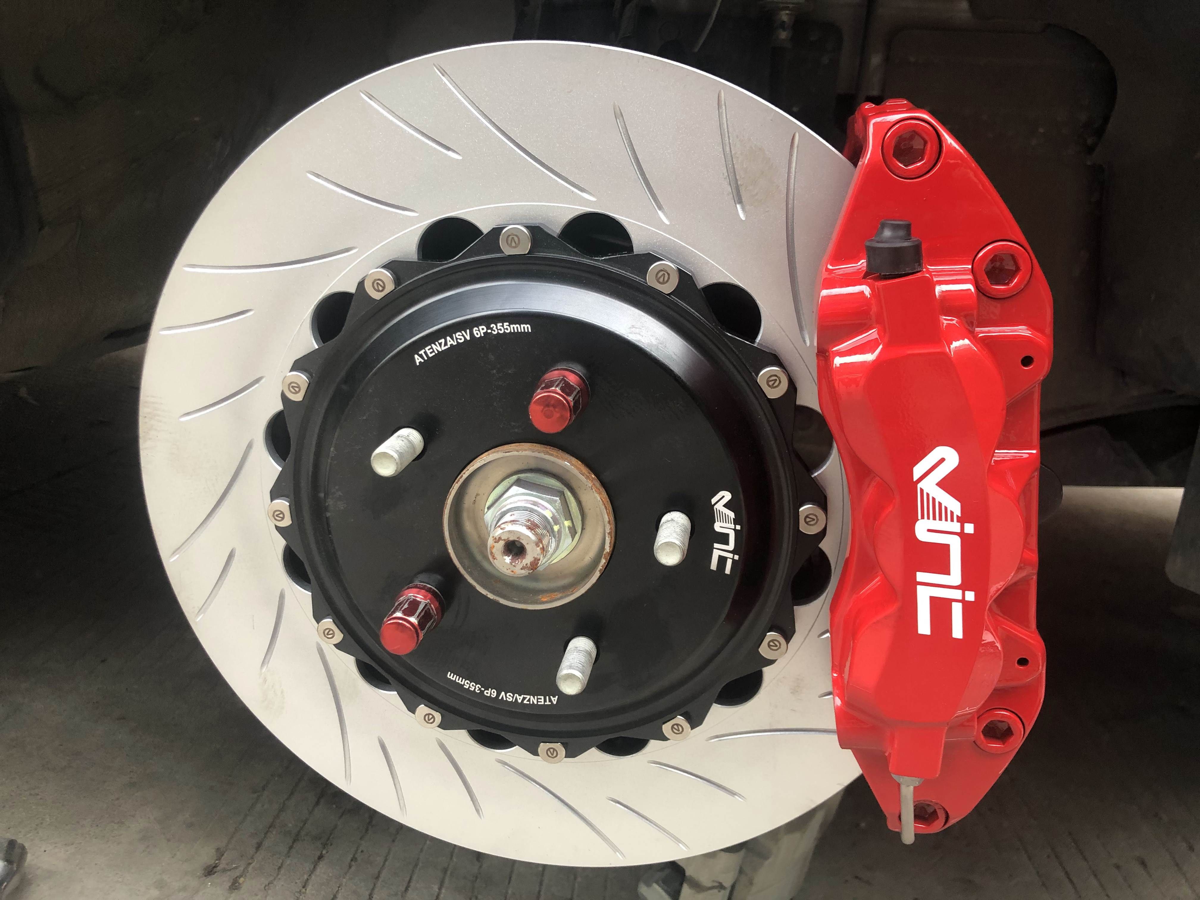 车主：刹车软脚难搞，阿特兹轻改制动，一脚刹车更加灵敏。