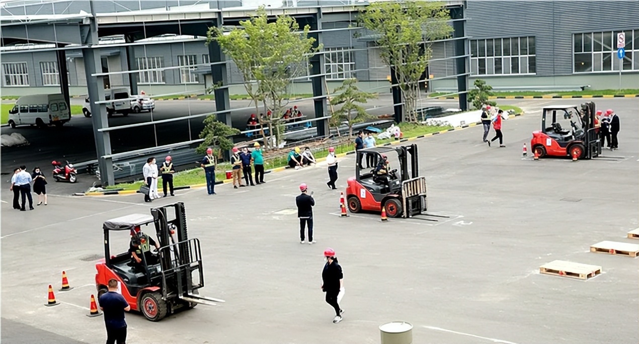 成都叉车证怎么考要多少钱,成都考叉车证多少钱