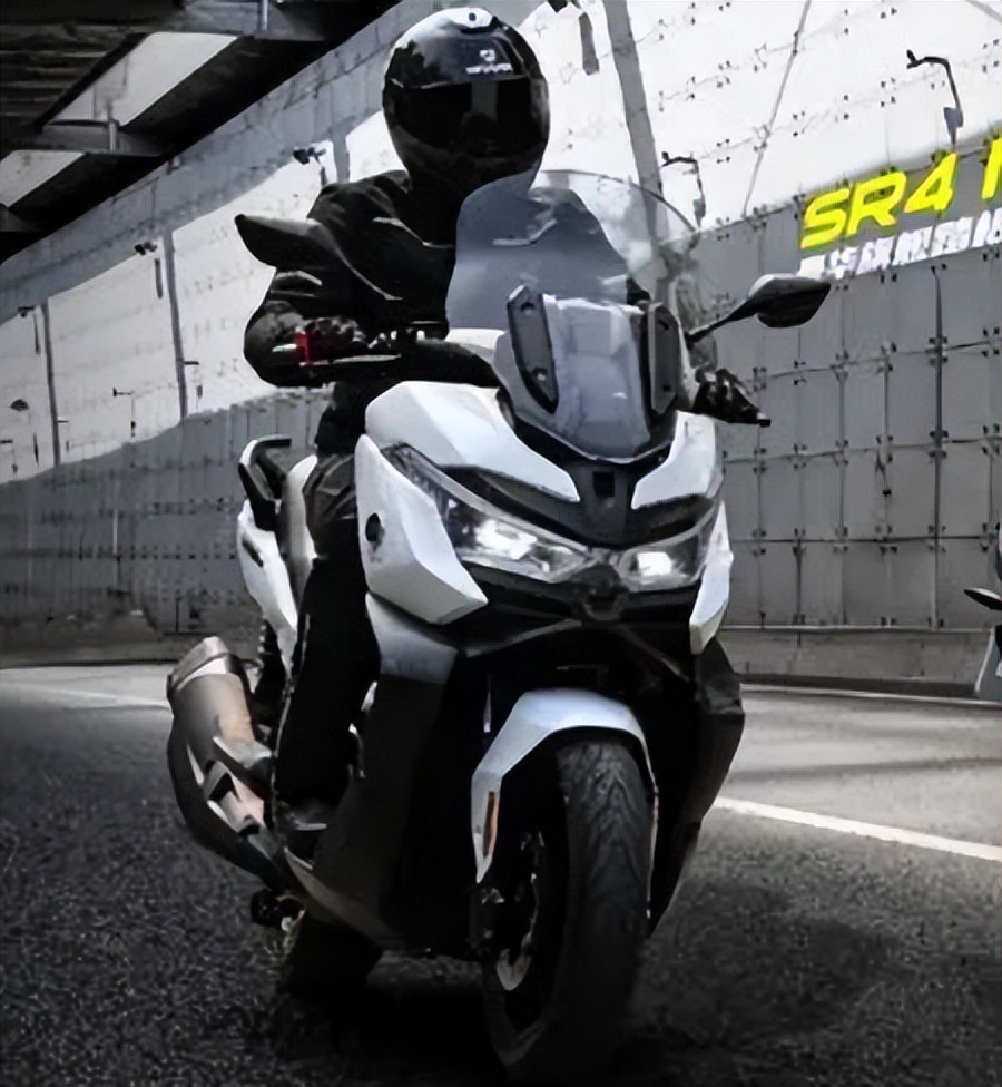 宝马gt400与无极350t评测,无极350sr4续航多少