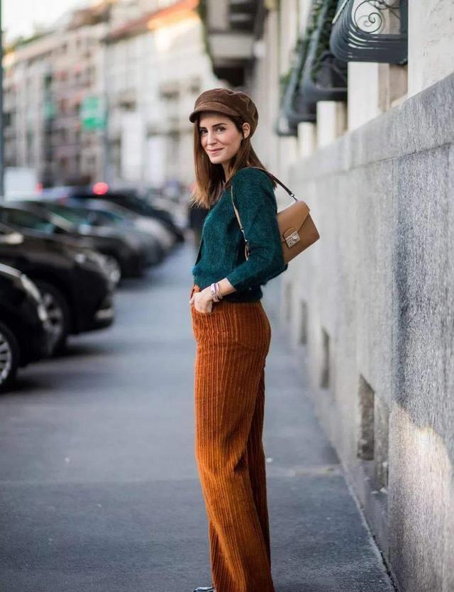 水桶包跟法棍包哪个更显气质,法棍包穿搭也太好看了吧