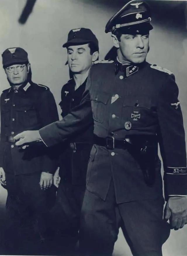 讲述80年代电视剧排行榜前十,80年代最火的电视剧有几部