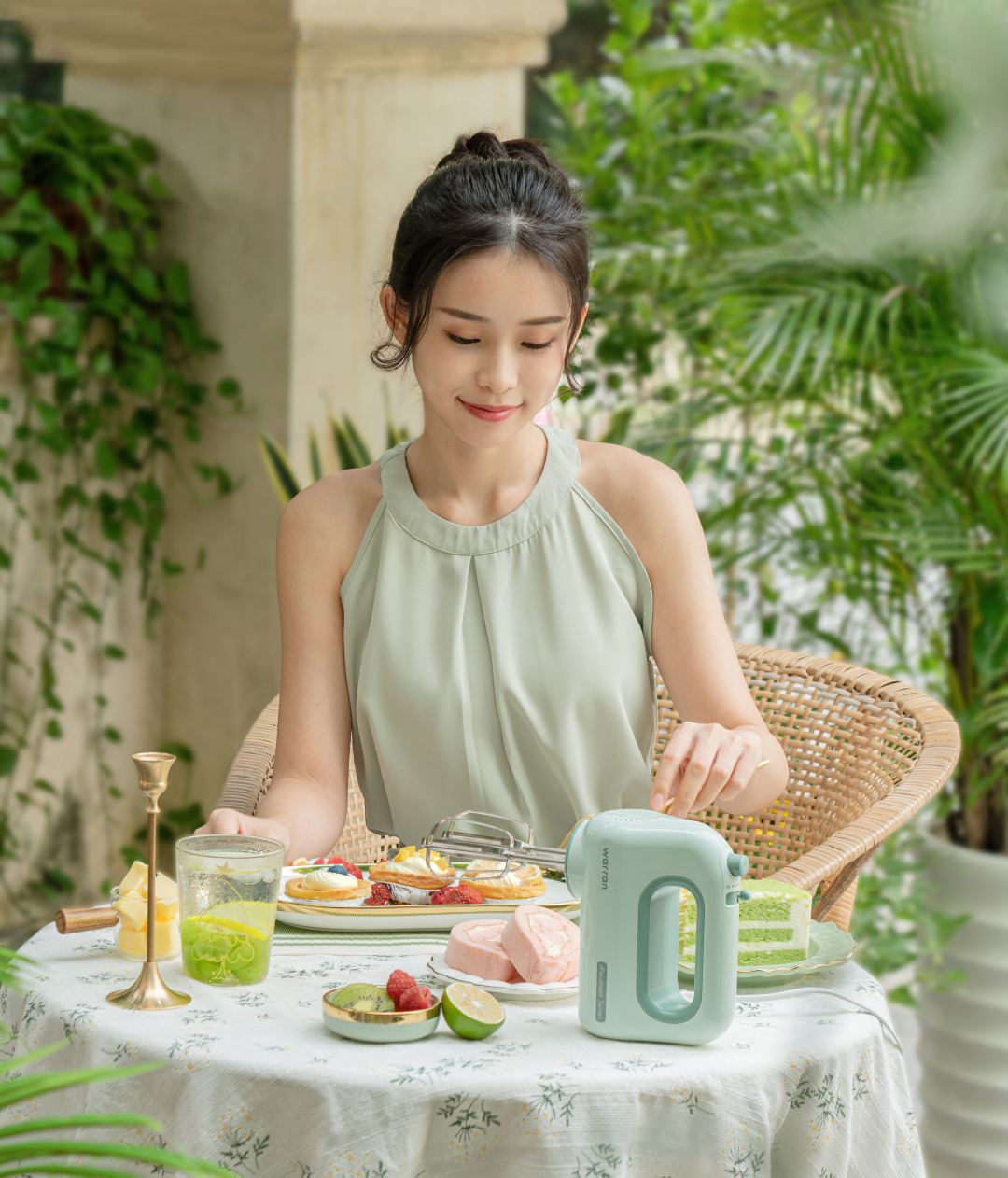 爆款最新款的打蛋器,电动打蛋器大功率可和面