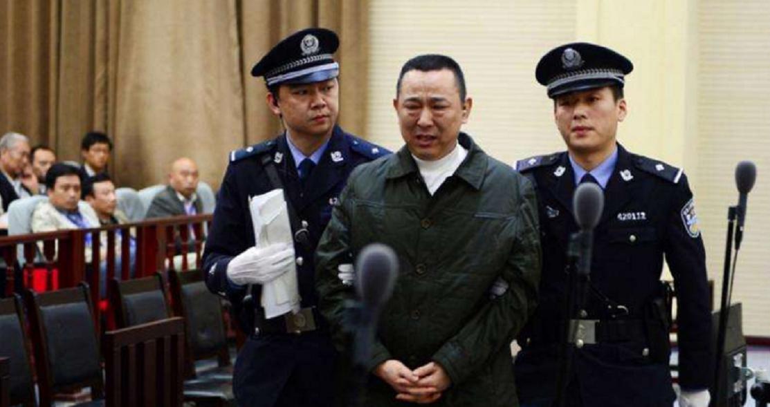 证人指证刘汉庭审视频,刘汉兄弟被审视频