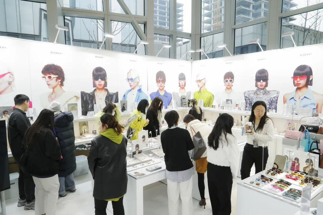 中国国际时装周发展,深度观察春秋时期