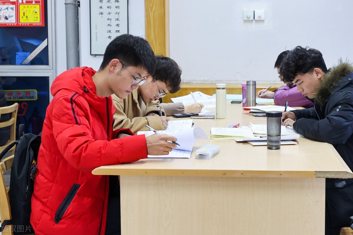 高数考不到90分,高数全班挂科