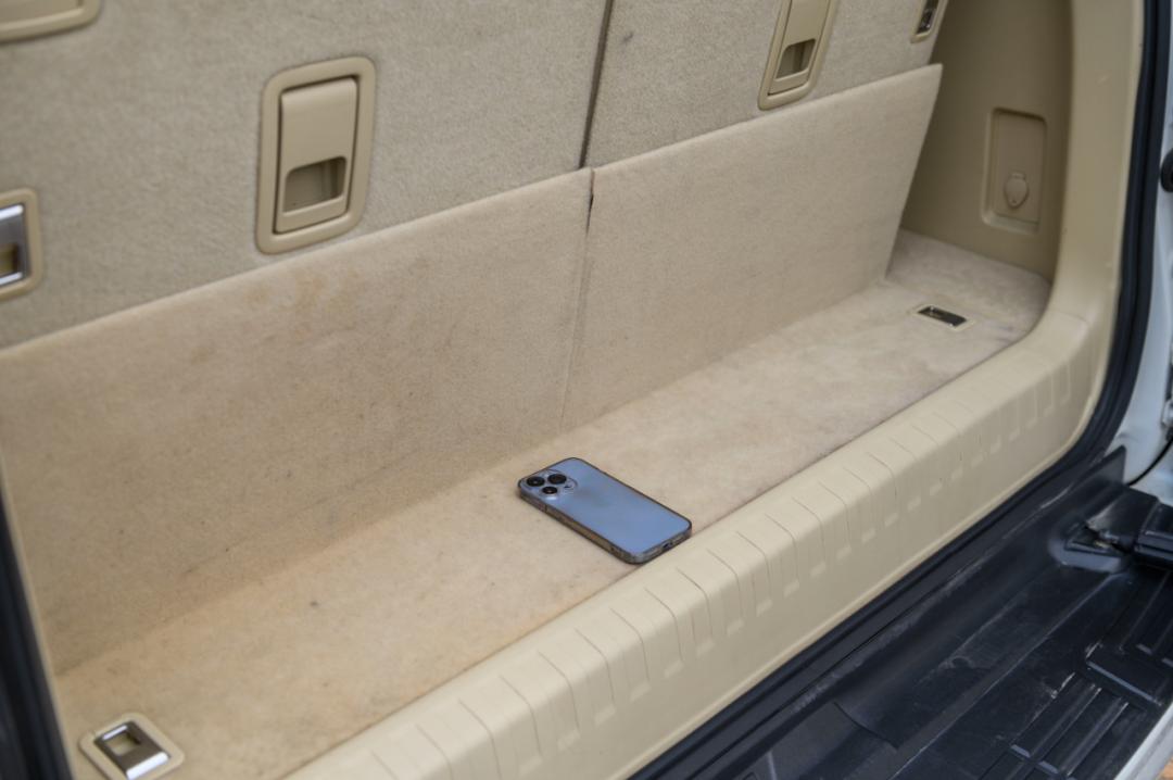 买车除了运气还要靠朋友，看诺粉入手5年4万公里的丰田普拉多