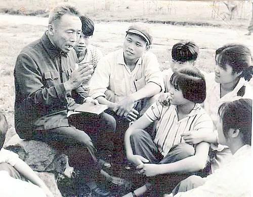 听老红军讲革命故事经历心得体会,听军垦老兵讲述戍边故事稿件