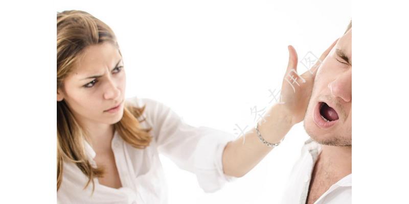 56岁阿姨：我爸和继母恩爱50年，继母去世，我才知道一切都是假象