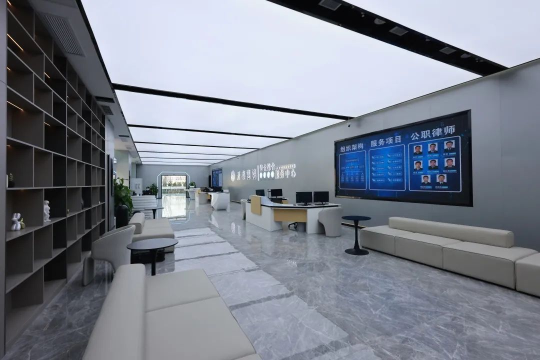 公安坚守内部安全底线,民警风雨中守护群众安全