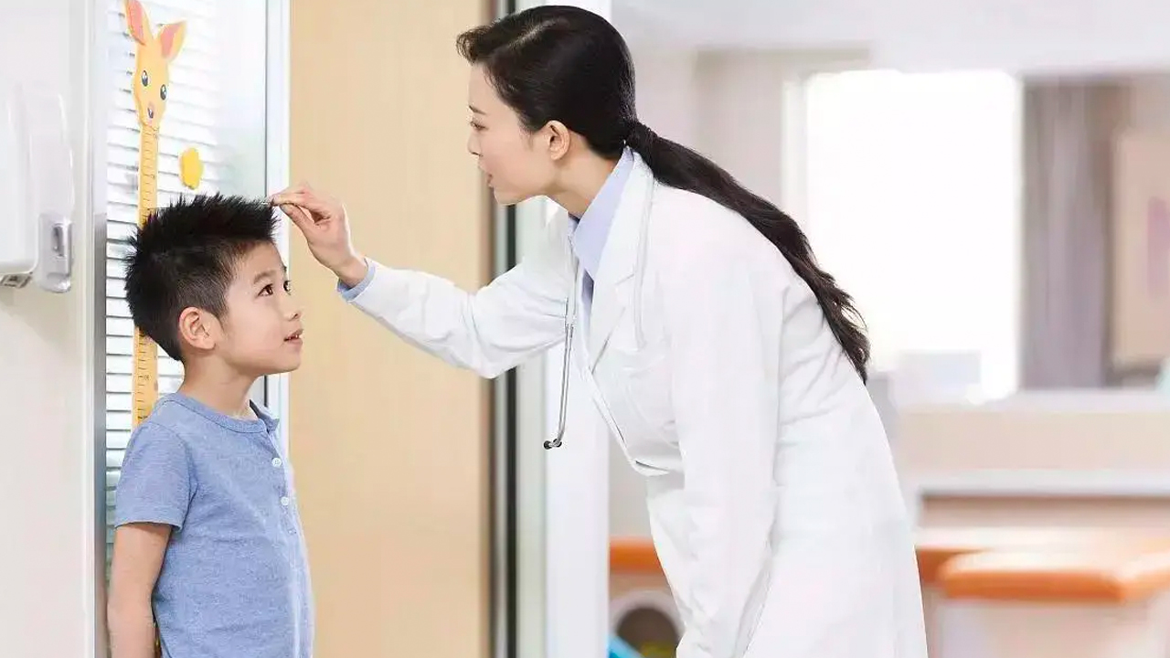 脚大是不是意味着可以长得更高,脚大说明人长得高吗