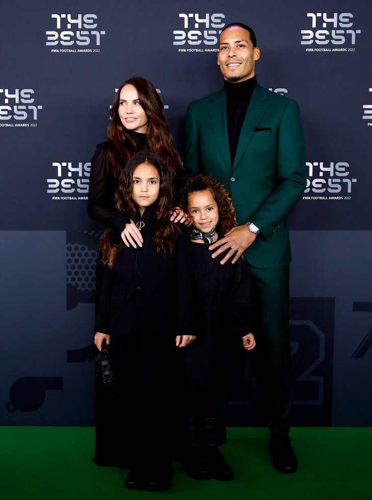 黑酷梅西，粉红摩根，国际足联颁奖典礼上的足坛时尚圈