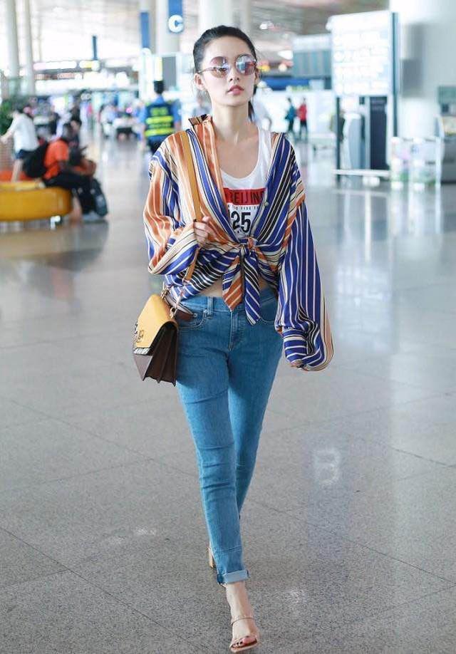 李沁的早秋穿搭可真养眼,李沁穿衣搭配粉色西装