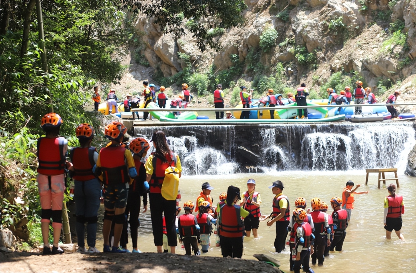桑拿泡澡适合带小孩的地方,长沙避暑免费溯溪