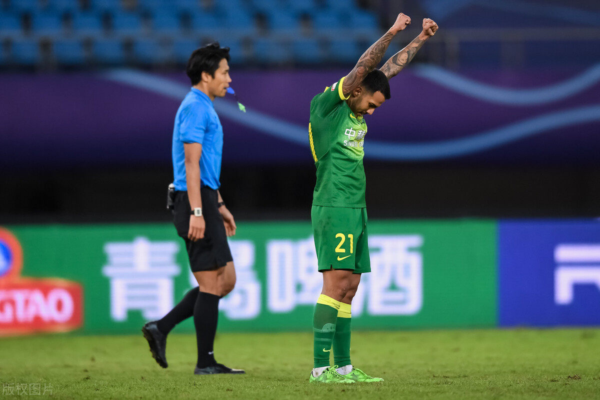 和鲁能有关的裁判,鲁能争议判罚