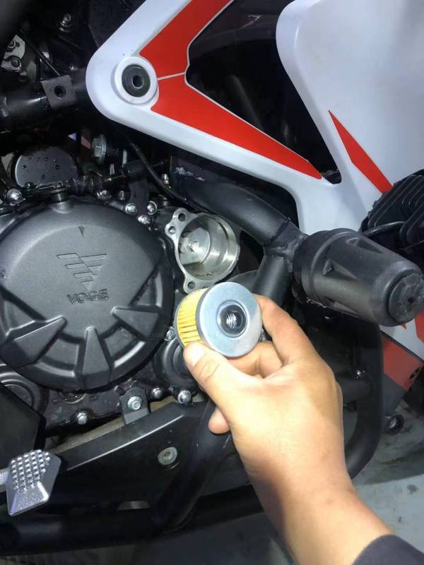 摩托车废机油可以倒入下水道吗,摩托车废机油怎么清洗