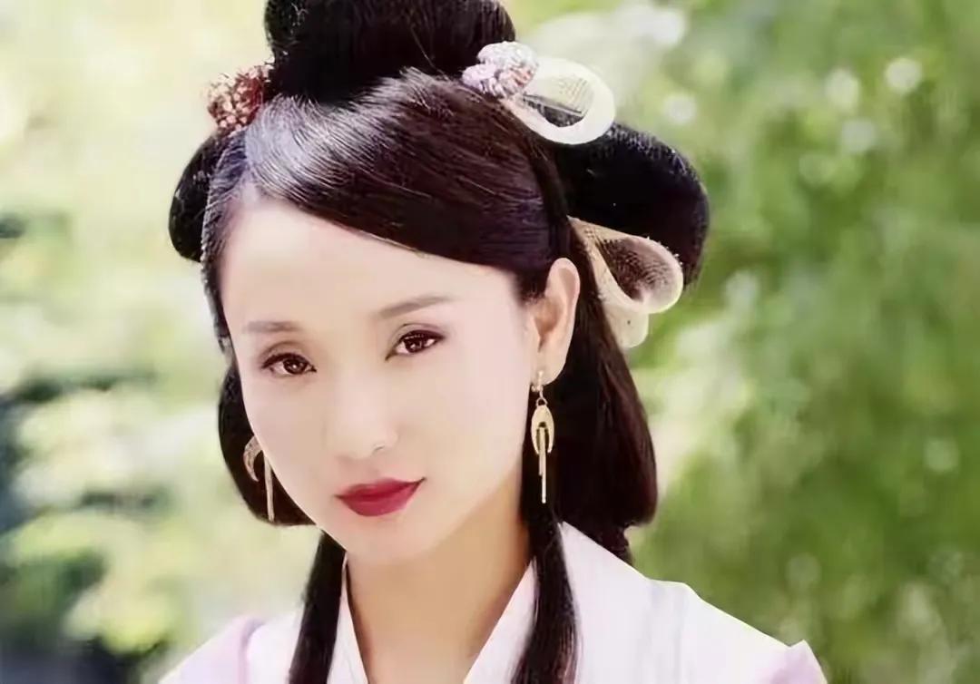 柯蓝和黄志忠因为哪部剧传出绯闻,49岁柯蓝谈情感合集