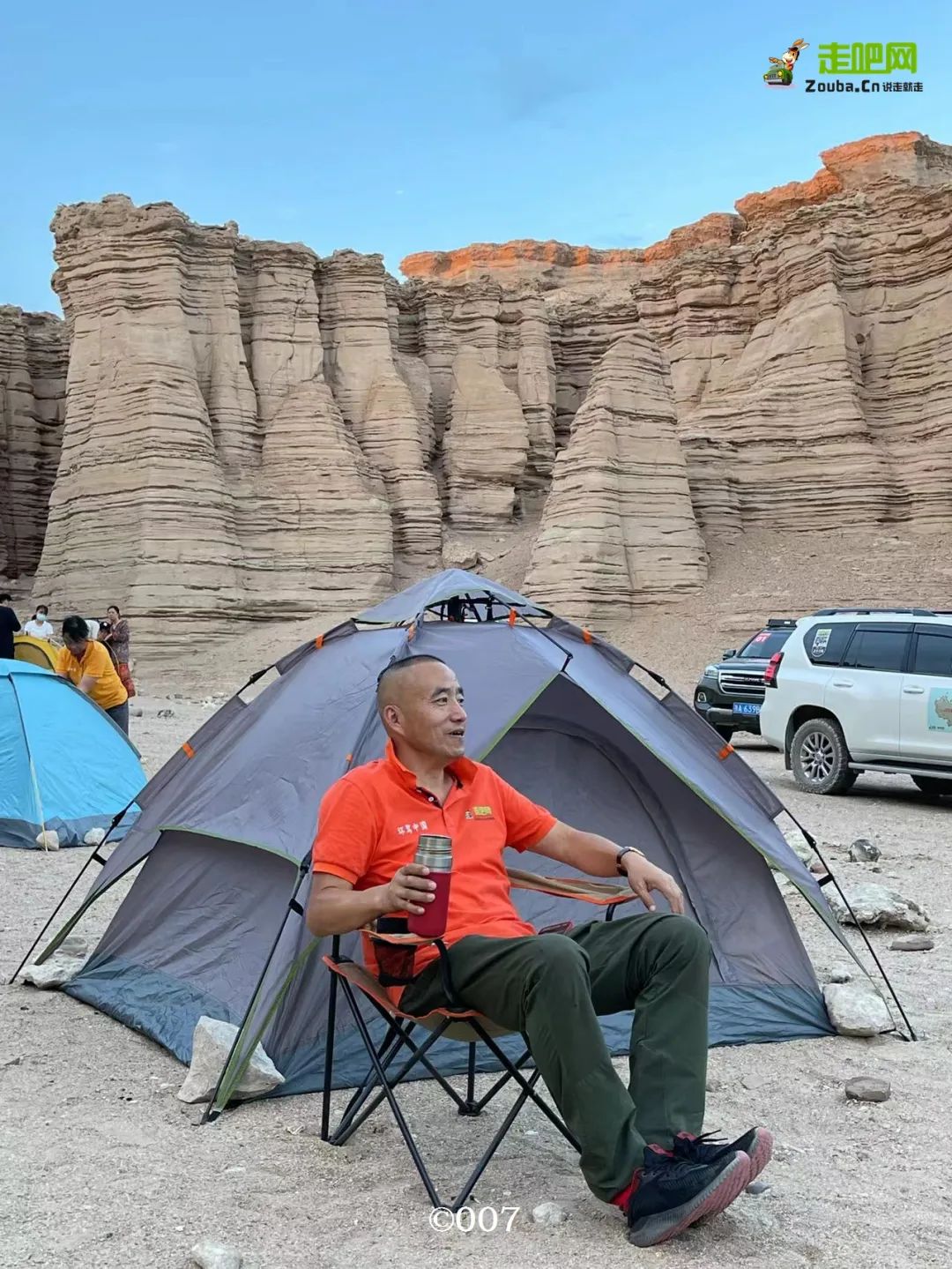 他16岁白手起家,立下十一个“亿”的目标,50岁已走过世界120国