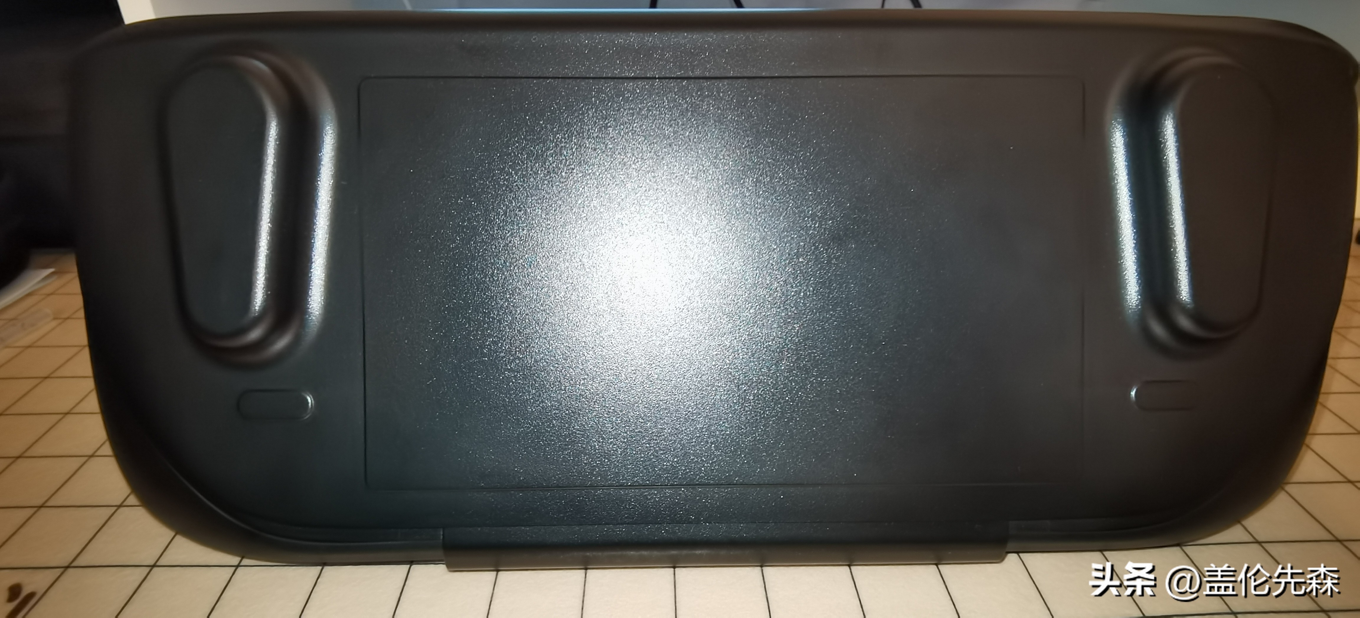 穷玩车，富玩表，屌丝玩电脑！谁才是PC掌机界的性价比之王？