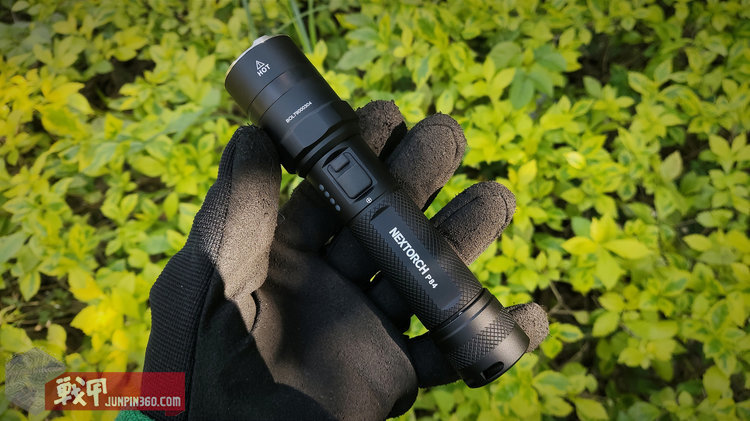 纳丽德手电筒p84充电的时候会亮不,纳丽德p84和p82哪个更值得入手