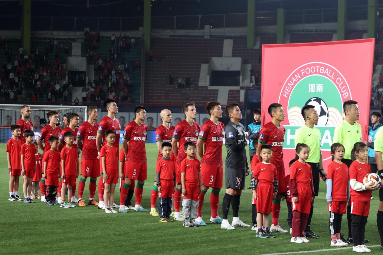 足球不止输赢还有温暖,足球不只运动更是一种精神