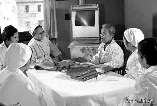 被誉为“万婴之母”，开创我国妇产科学事业，她是掉落人间的天使